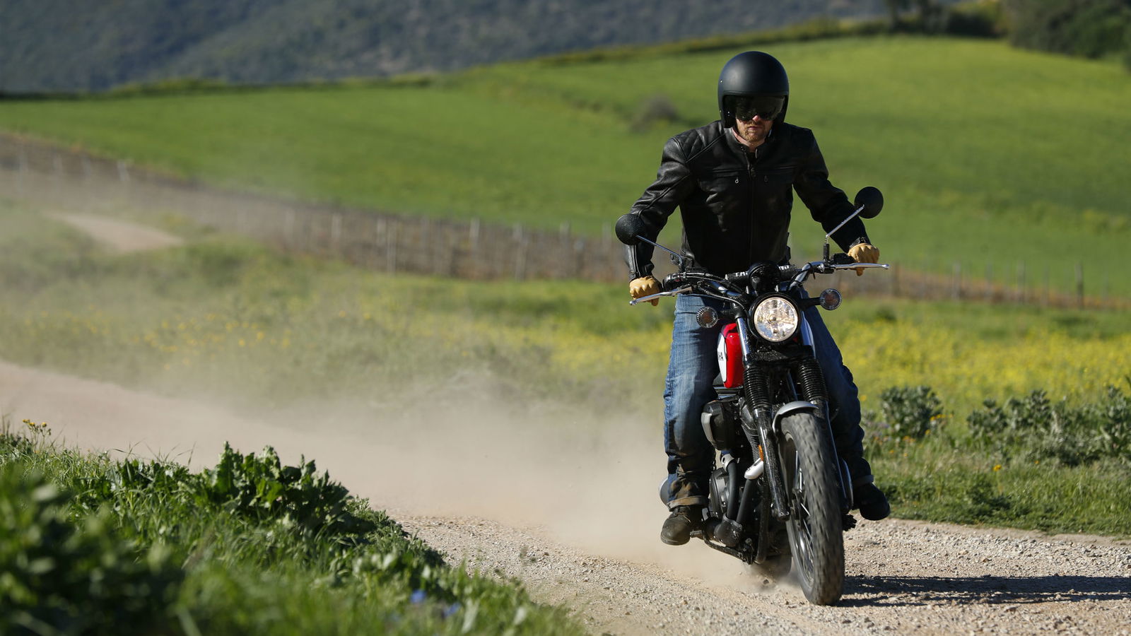 First ride: Yamaha SCR950 review